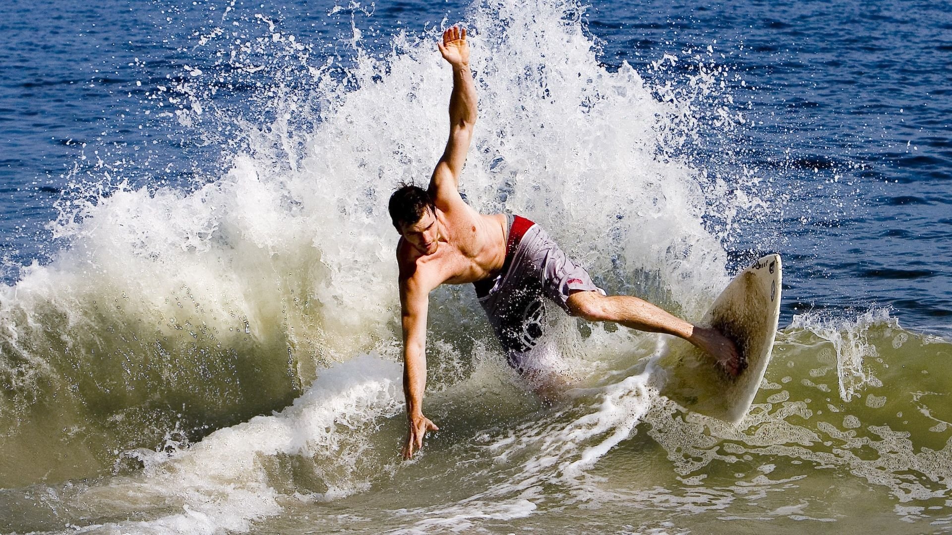 利物浦主场横扫尤文图斯,晋级半决赛,利物浦的比赛
